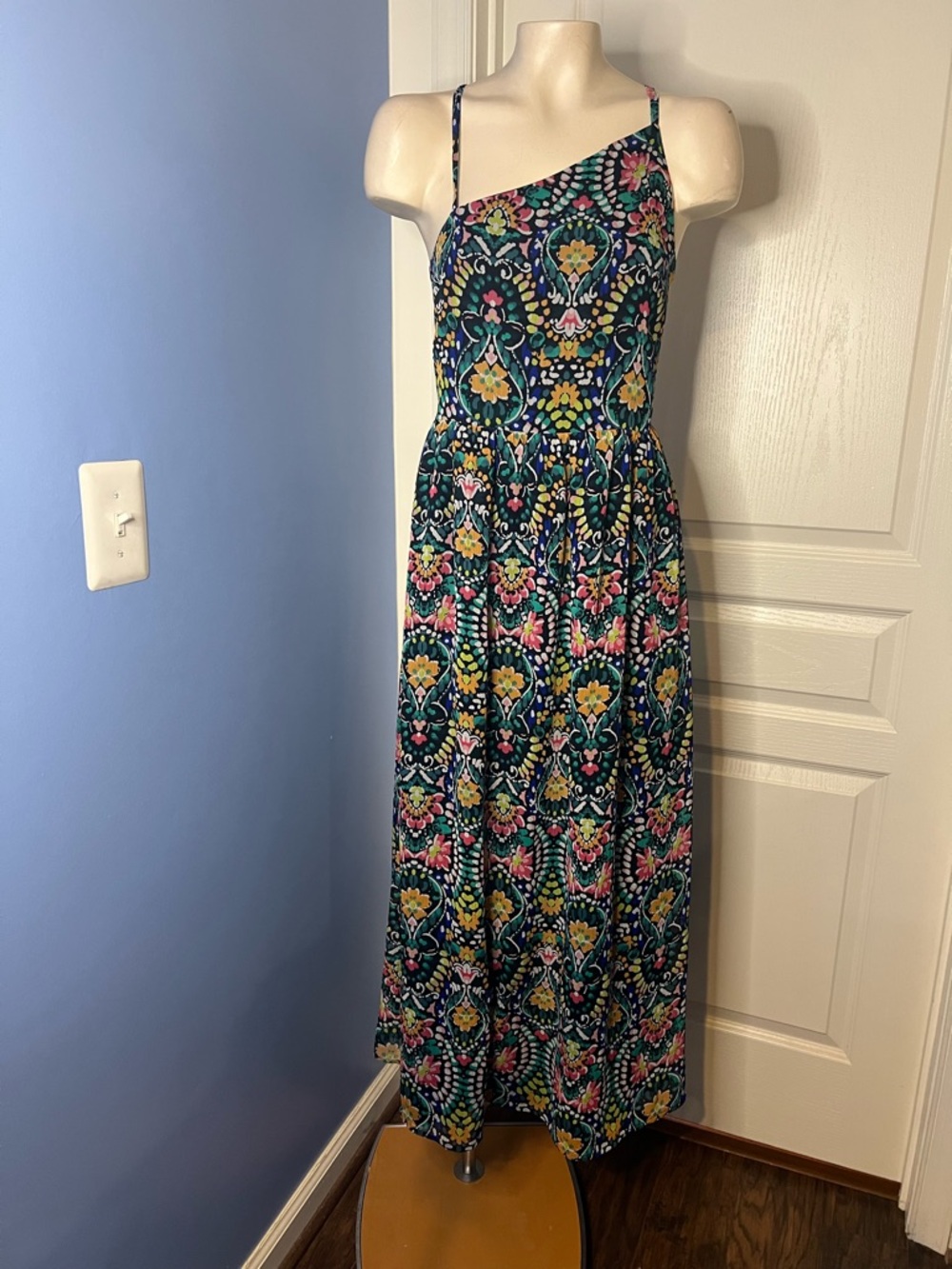 Old Navy One-Shoulder Maxi Dress in Navy Floral Print size Medium